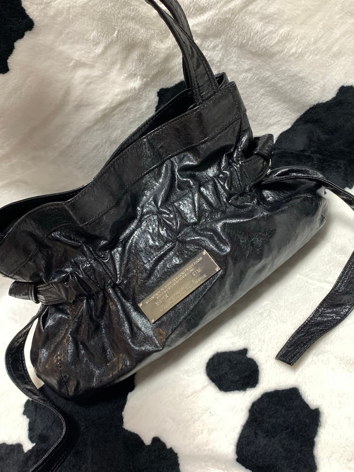 마뗑킴 포우레더 씨쉘 숄더백 블랙 상품이미지1