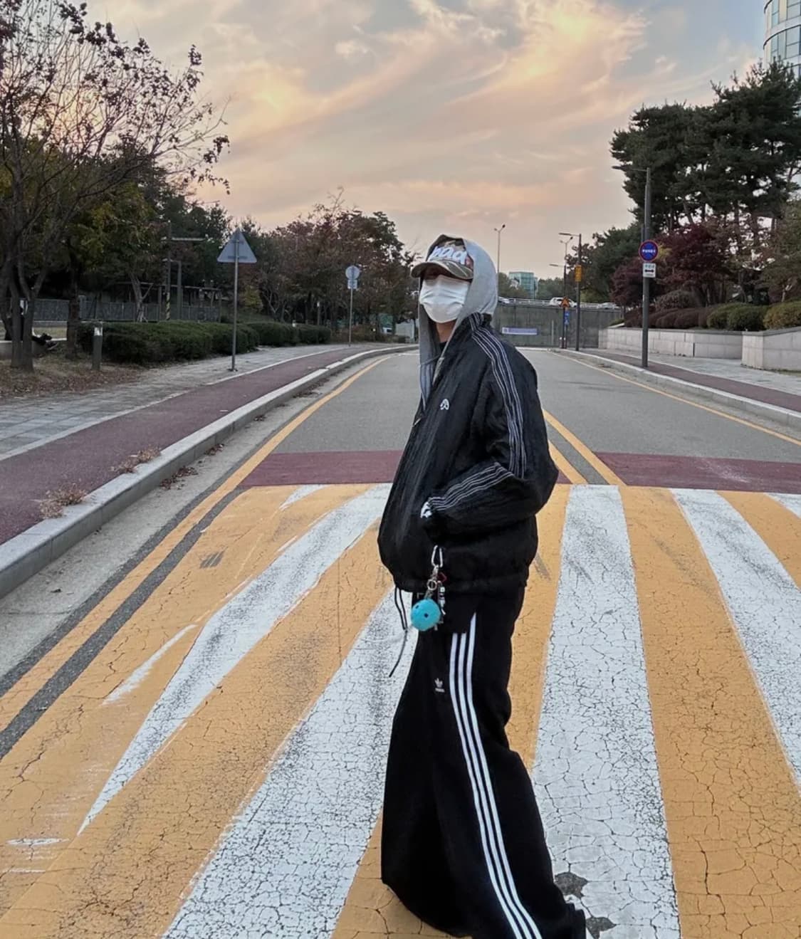 (M) 아디다스 릴랙스드 팬츠 블랙 상품이미지2