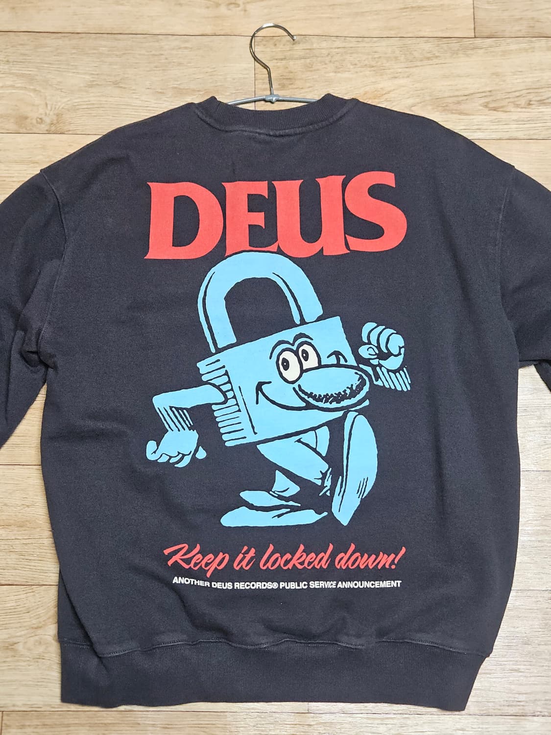 데우스 맨투맨 상품이미지1