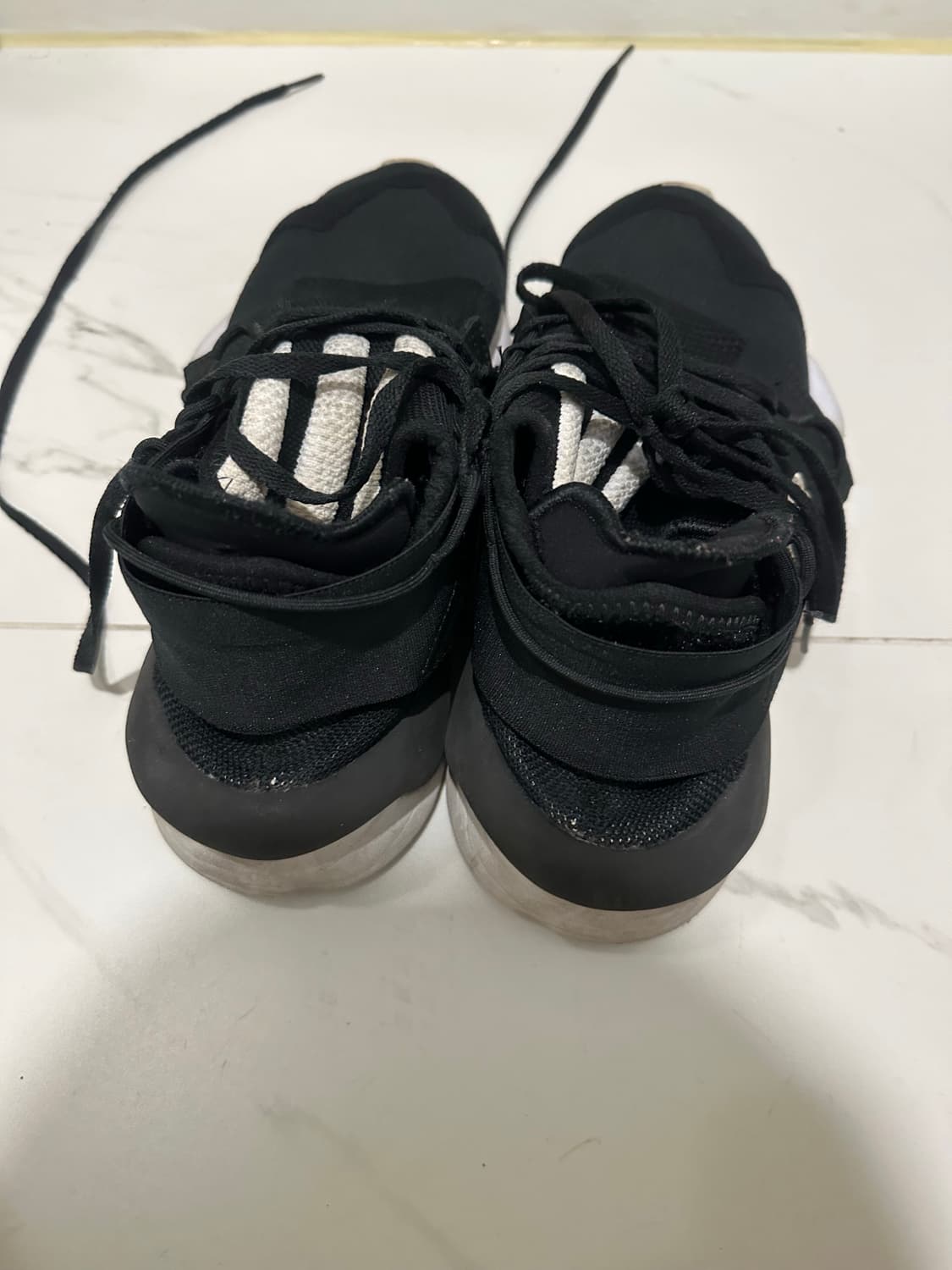 Y-3 샤크 스니커즈 상품이미지2