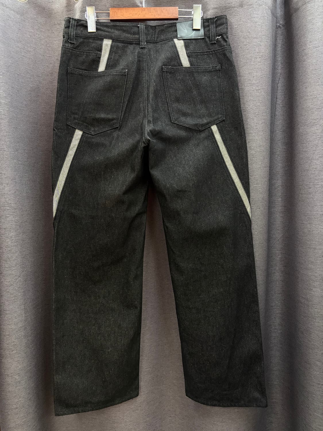 ADDOFF 웨이브 라인 와이드 데님 팬츠 흑청 상품이미지4