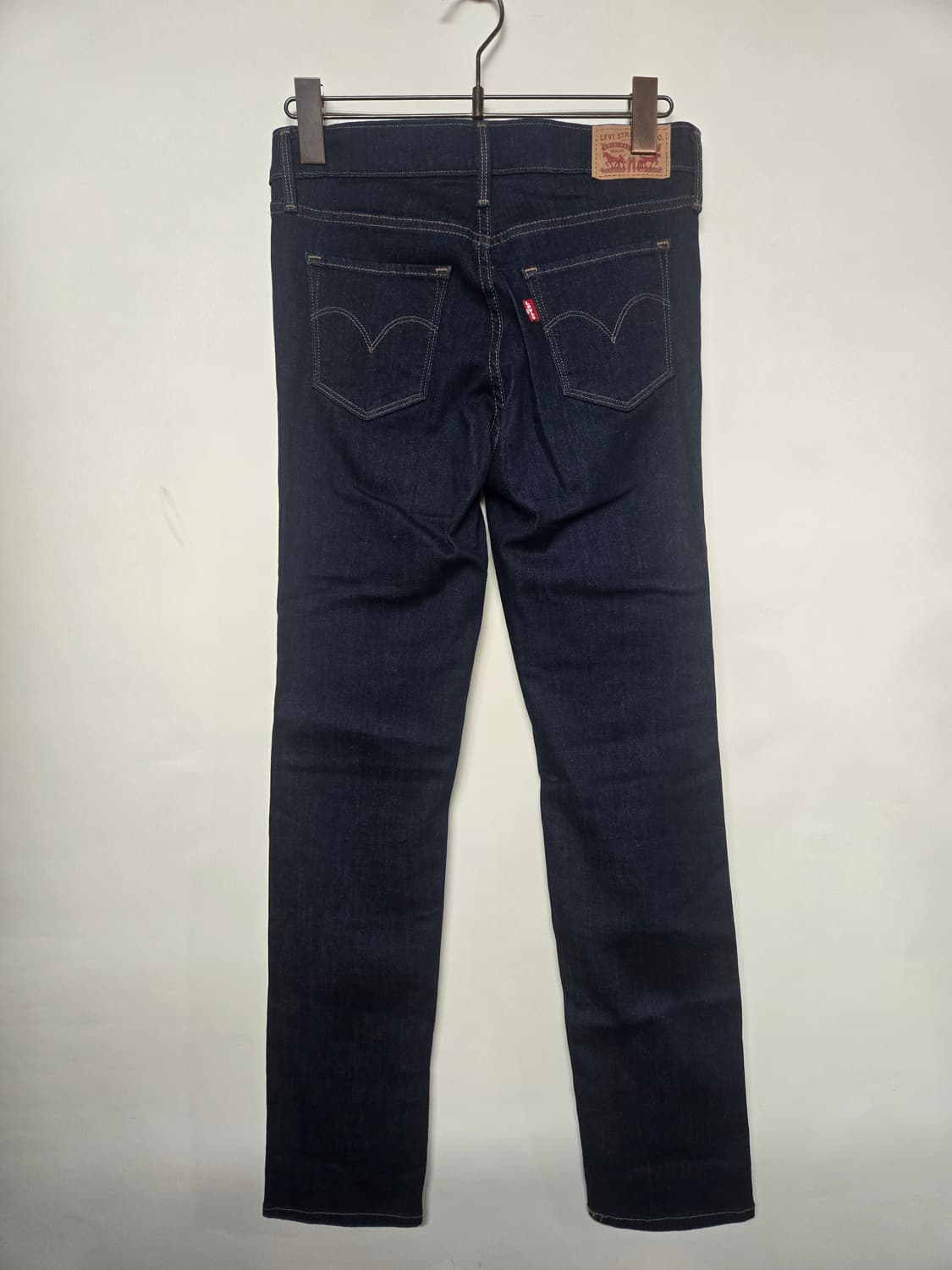 거의 새제품)리바이스 312스키니 데님진 다크워시27 상품이미지2