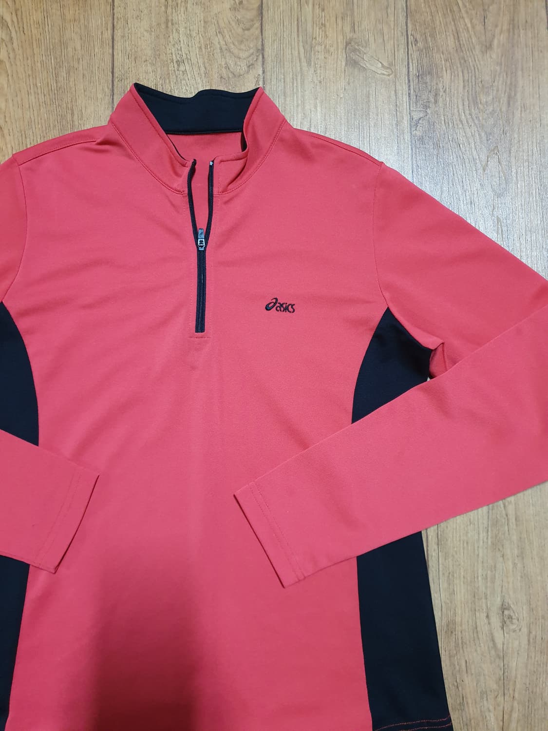 1132 아식스 아웃도어 반집업 95 사이즈입니다 상품이미지3