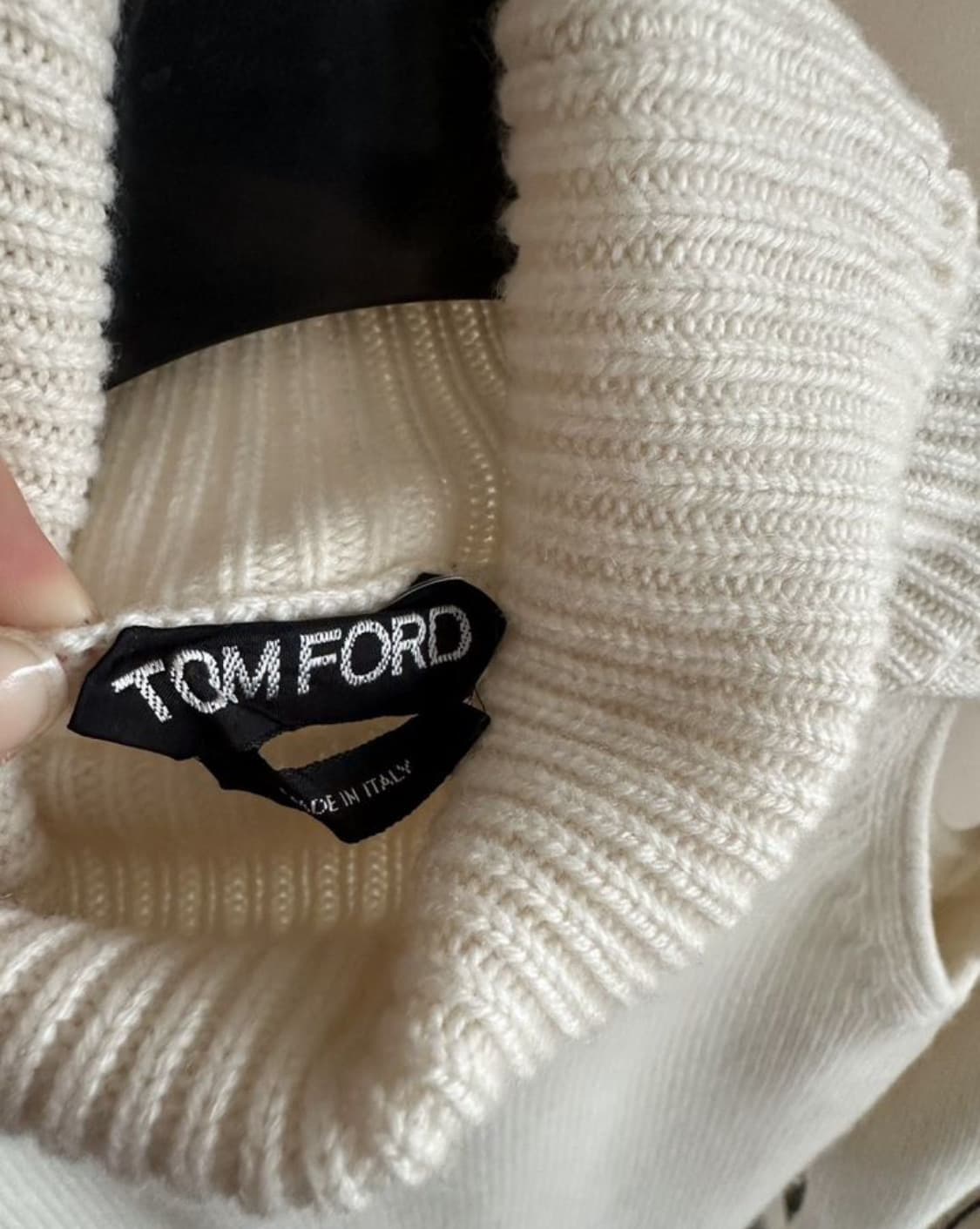 TOM FORD 톰 포드 컷 아웃 터틀넥(캐시미어)S 사이즈-해외발송 상품이미지8