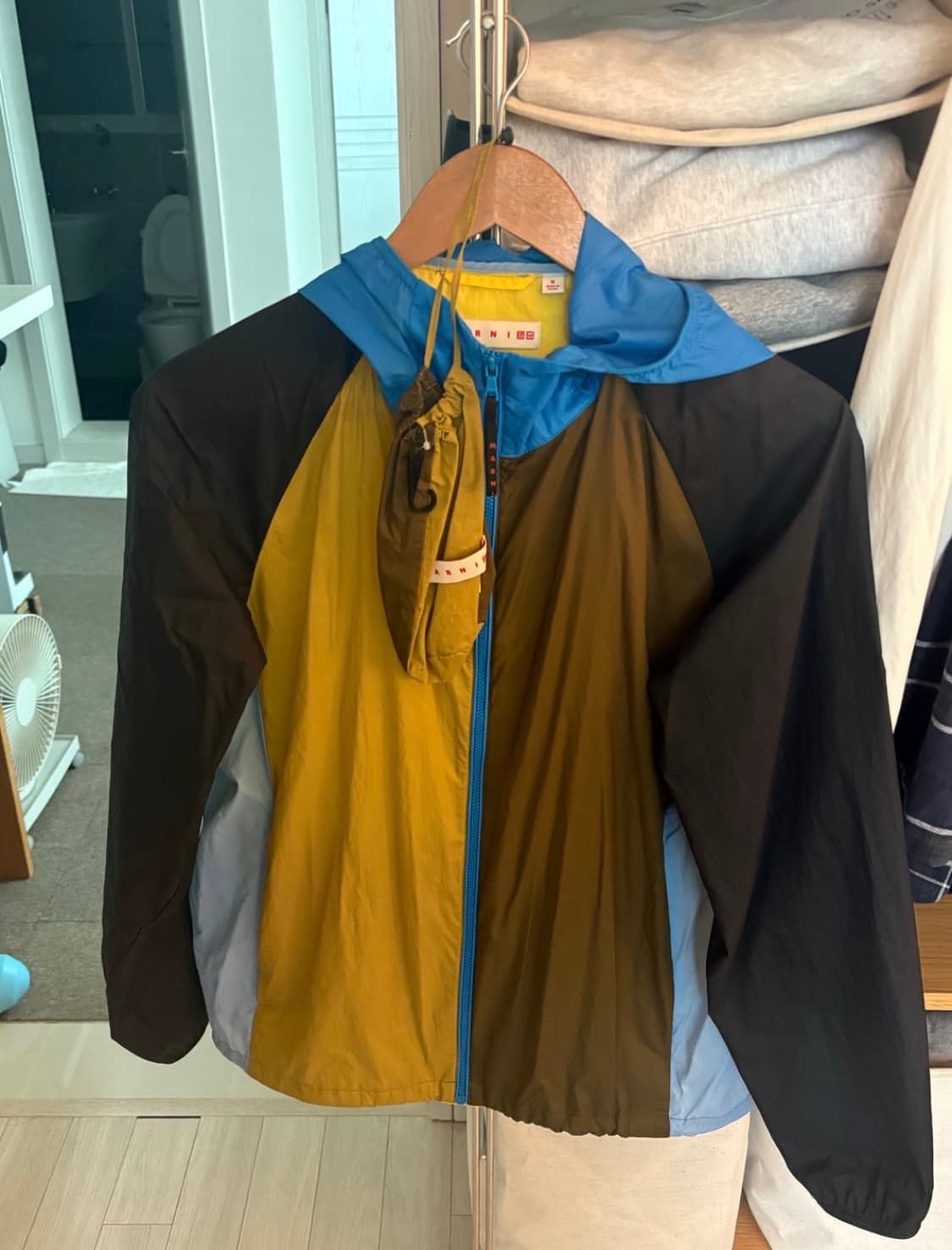 유니클로X마르니 멀티 바람막이 상품이미지2