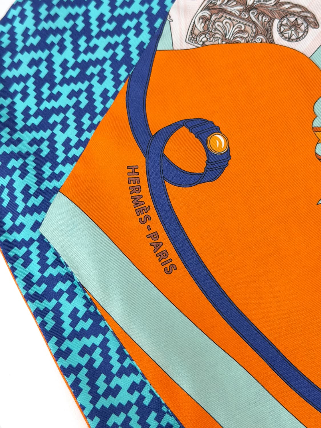 에르메스 맥시 트윌리 컷 스카프 상품이미지3