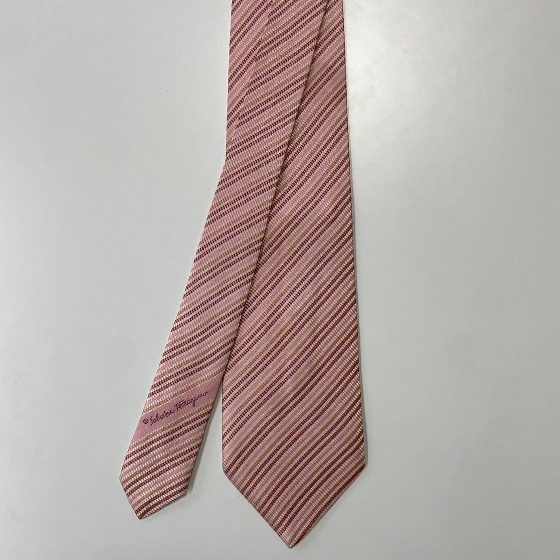 페레가모(Ferragamo) 명품 정품 넥타이 상품이미지1