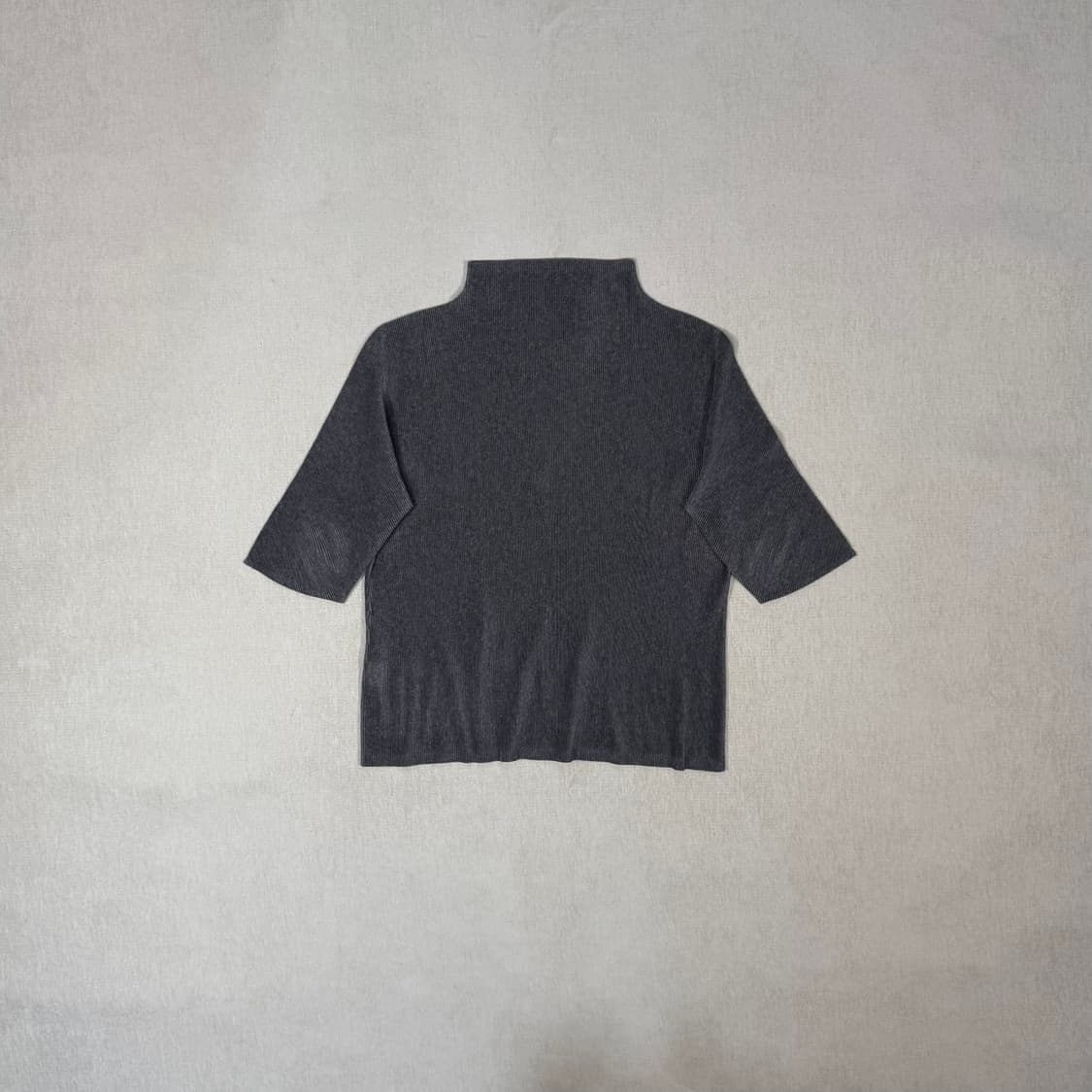 Pleats Please Gray Short Top  상품이미지1