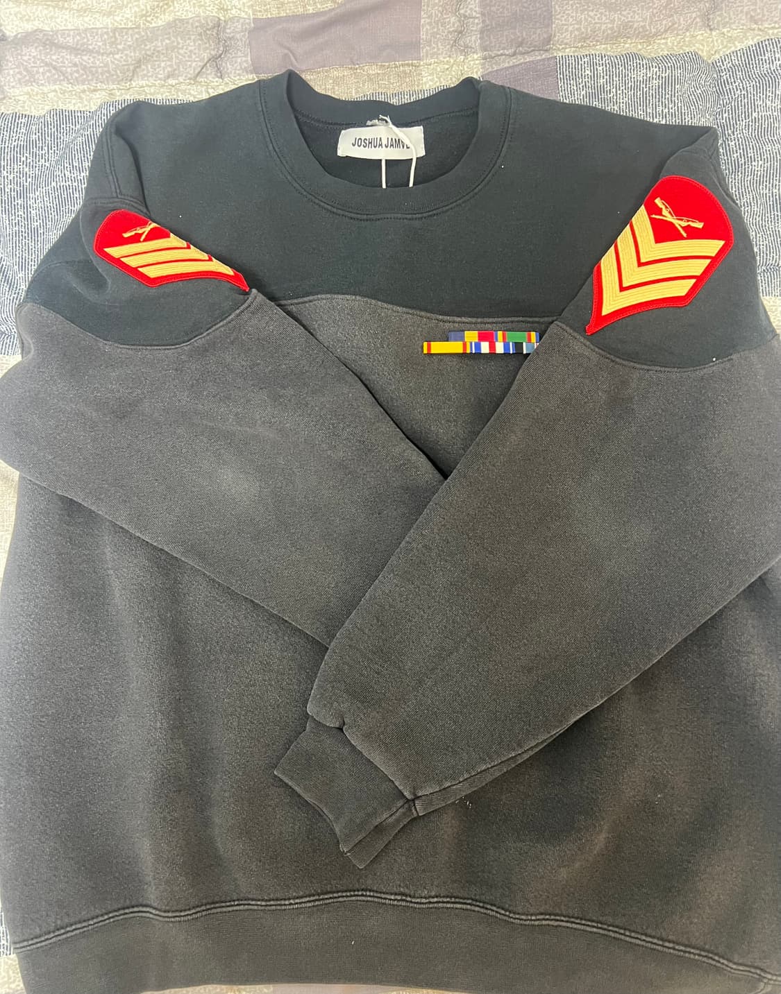 JOSHUA JAMAL  ISIGNIA CREWNECK BLACK 상품이미지1