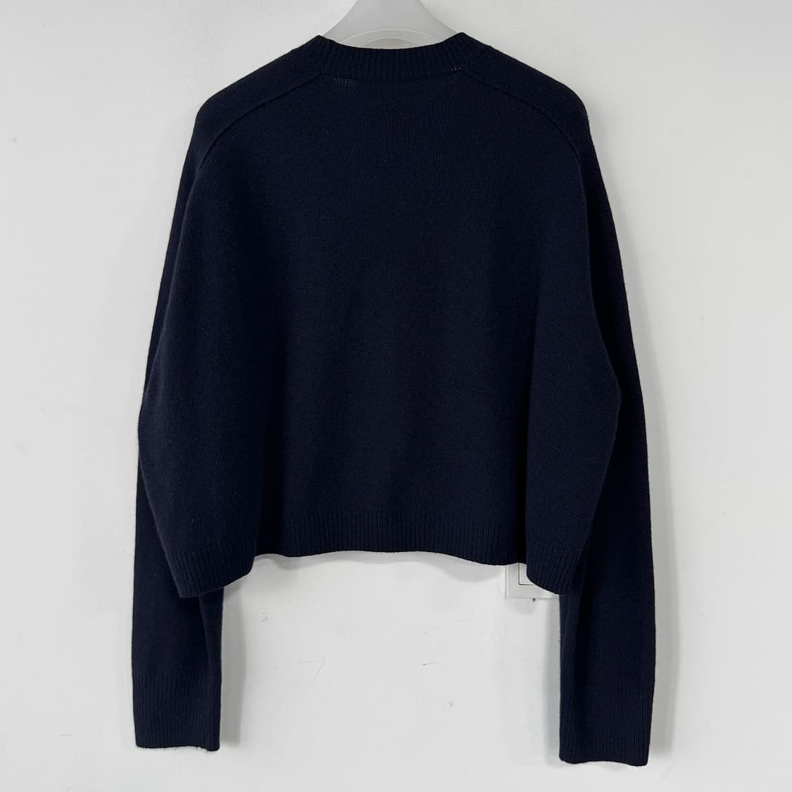 바네사브루노 아떼 2024 루즈핏 크롭 울 니트 상품이미지4