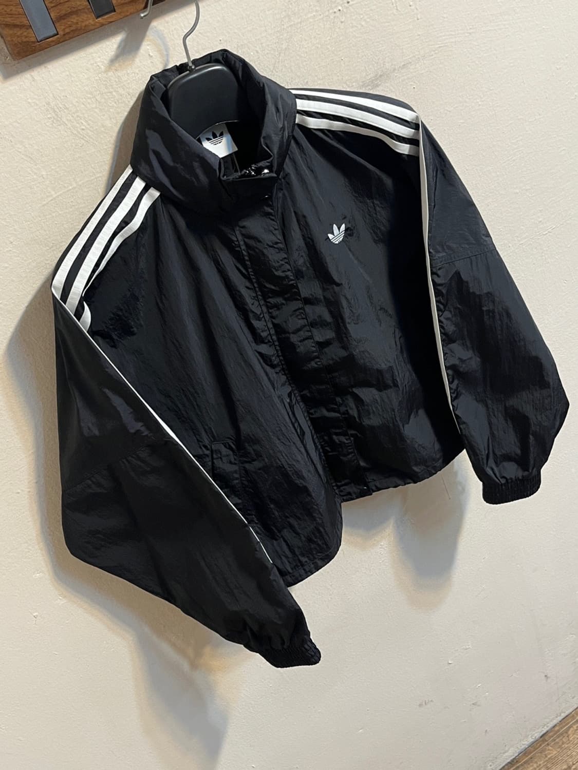 아디다스 크롭 윈드브레이커 자켓 상품이미지3