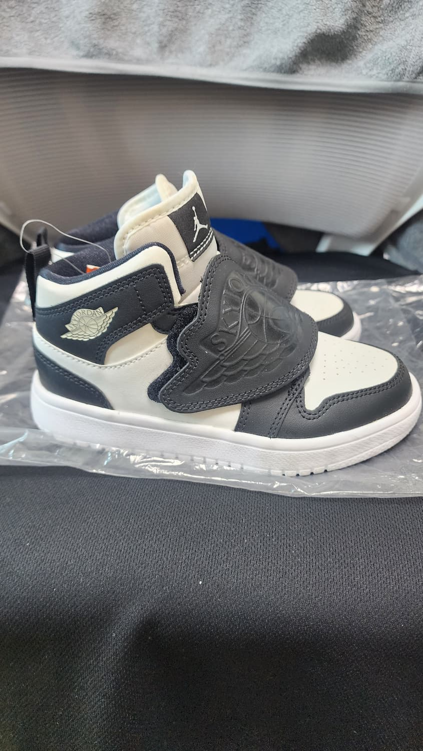 조던 키즈 벨크로 운동화 블랙/화이트 상품이미지4