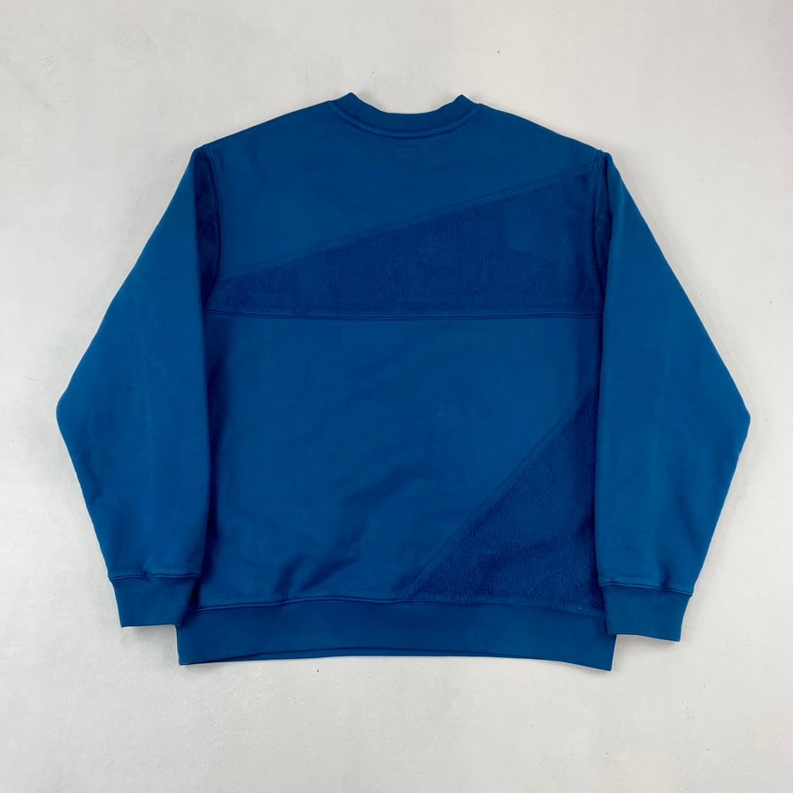 브레인데드 절개 디테일 블루 맨투맨 (95) 상품이미지2