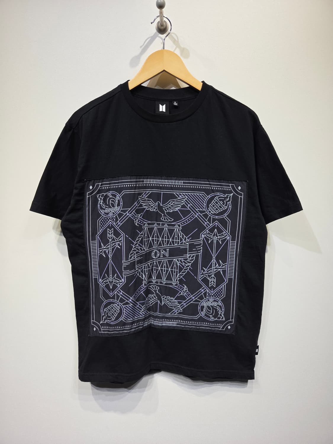 BTS 방탄소년단 [ON] 공식 굿즈 반팔 티셔츠 03 상품이미지2