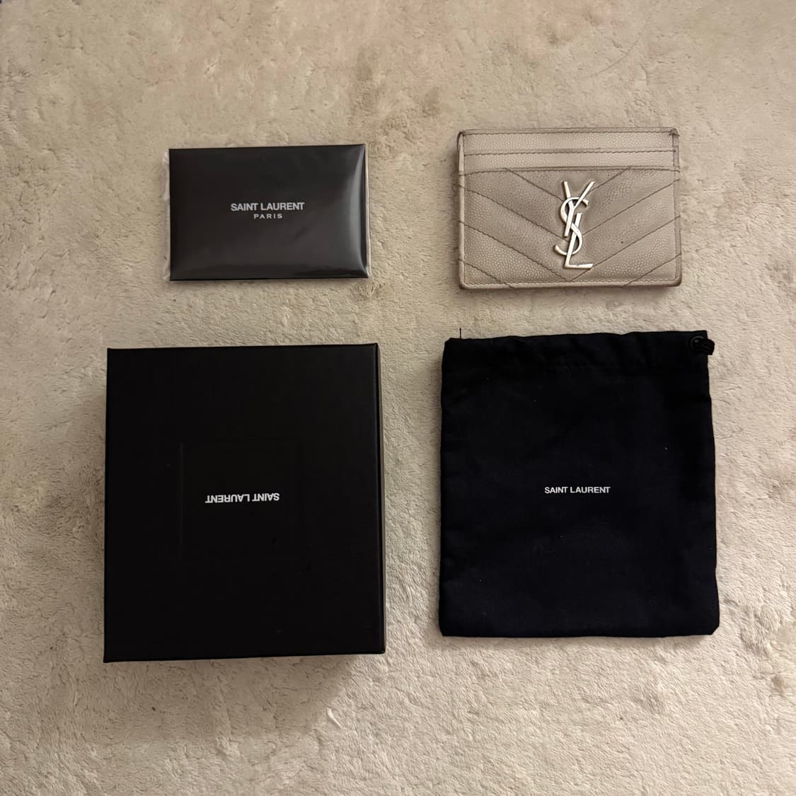 입생로랑 화이트 은장 마틀라세 카드지갑 상품이미지1