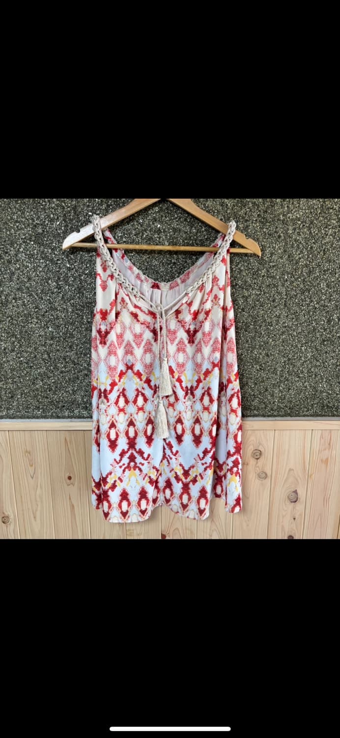 (새상품) 오즈세컨 O’2nd 이캇 패턴 태슬 나시 블라우스 상품이미지5