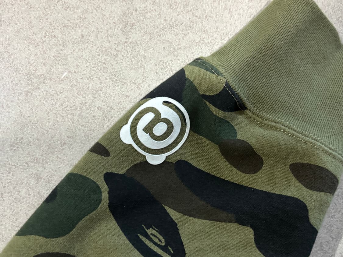 베이프 베어브릭 집업 상품이미지4