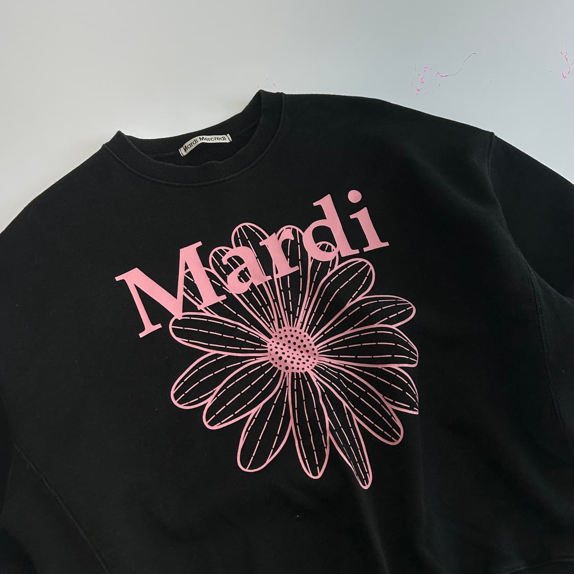 Mardi mercredi 마르디메크르디 핑크로고 블랙 맨투맨 상품이미지4
