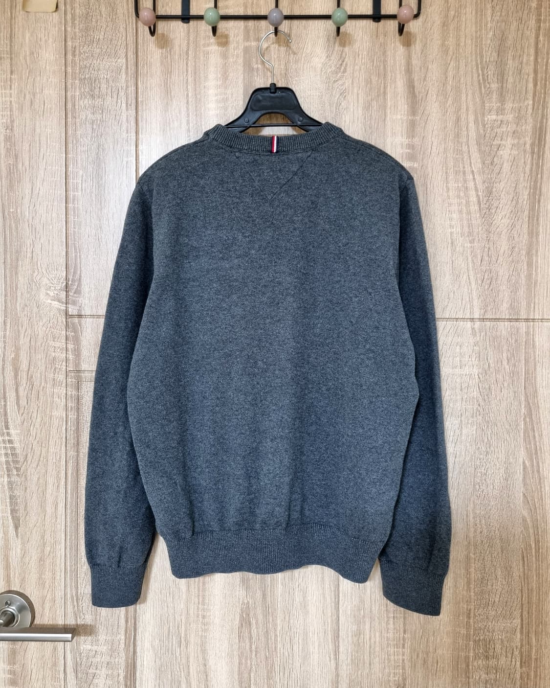 타미힐피거 뽀글이 빅로고 니트 상품이미지4