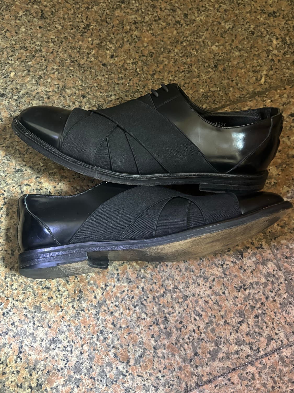 09fw 지방시 크로스 밴드 로퍼 상품이미지2