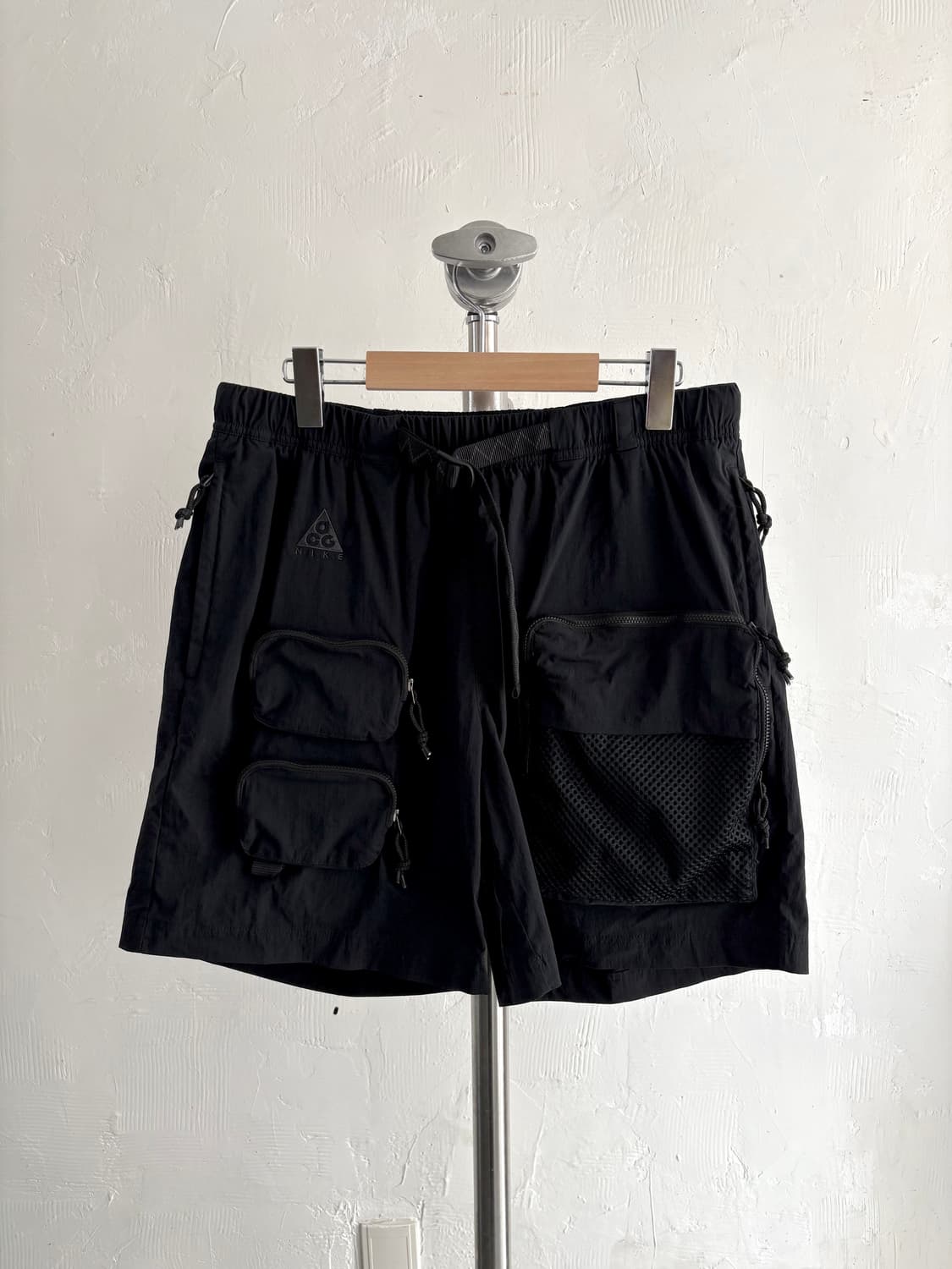 나이키 ACG 블랙 카고 숏츠 상품이미지1