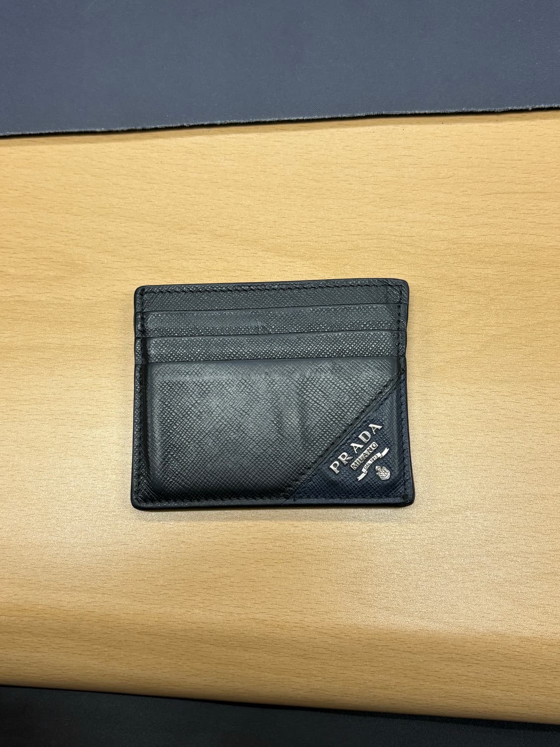 프라다 사피아노 메탈 카드지갑 상품이미지1