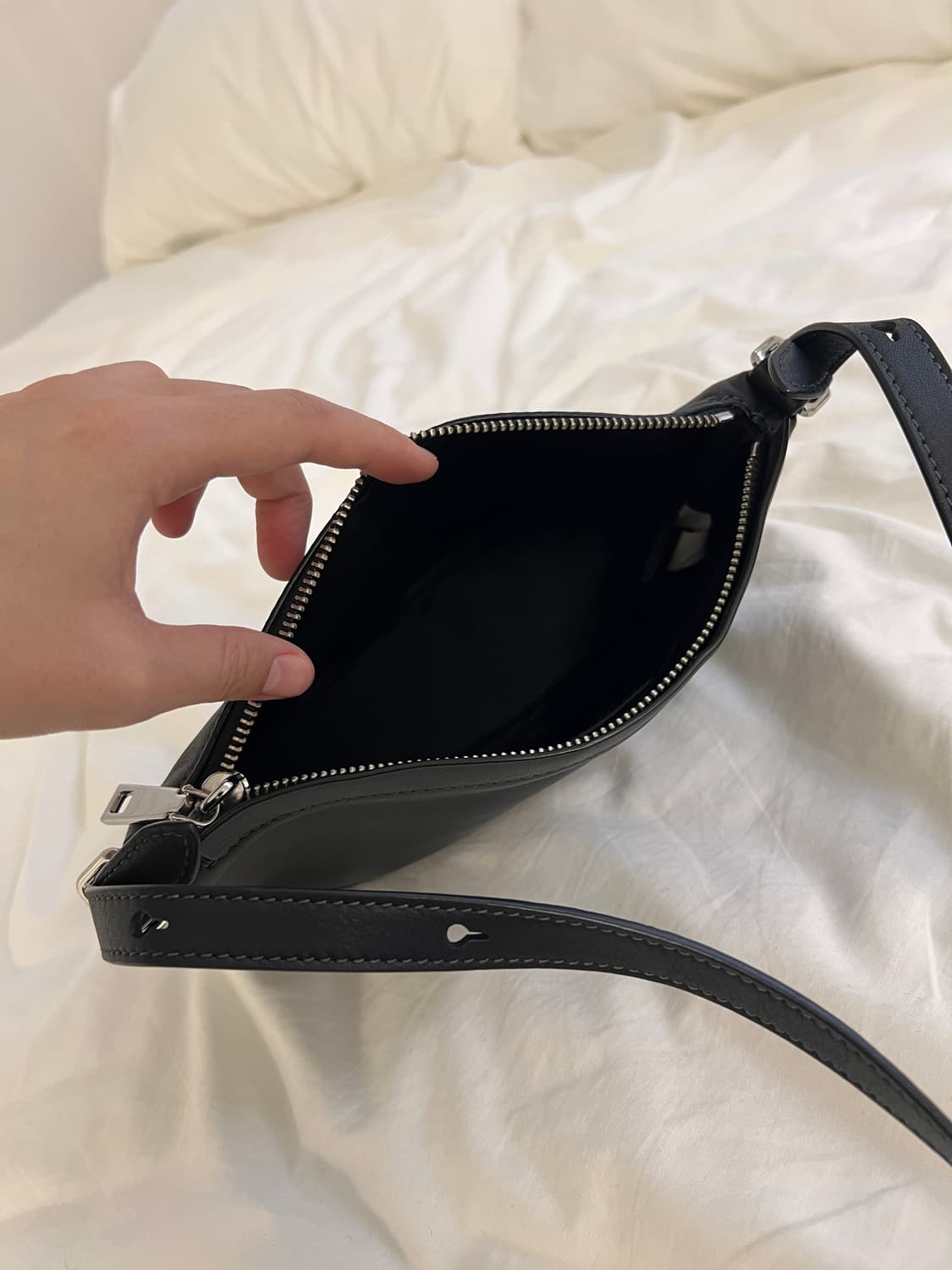 마크제이콥스 블랙 가죽 크로스백 상품이미지6