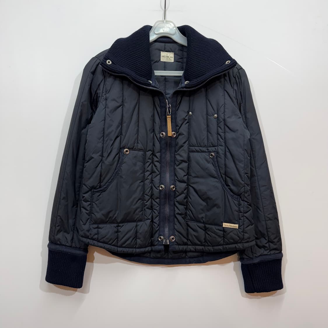 ck 켈빈클라인 네이비 퀼팅 크롭 자켓  상품이미지1