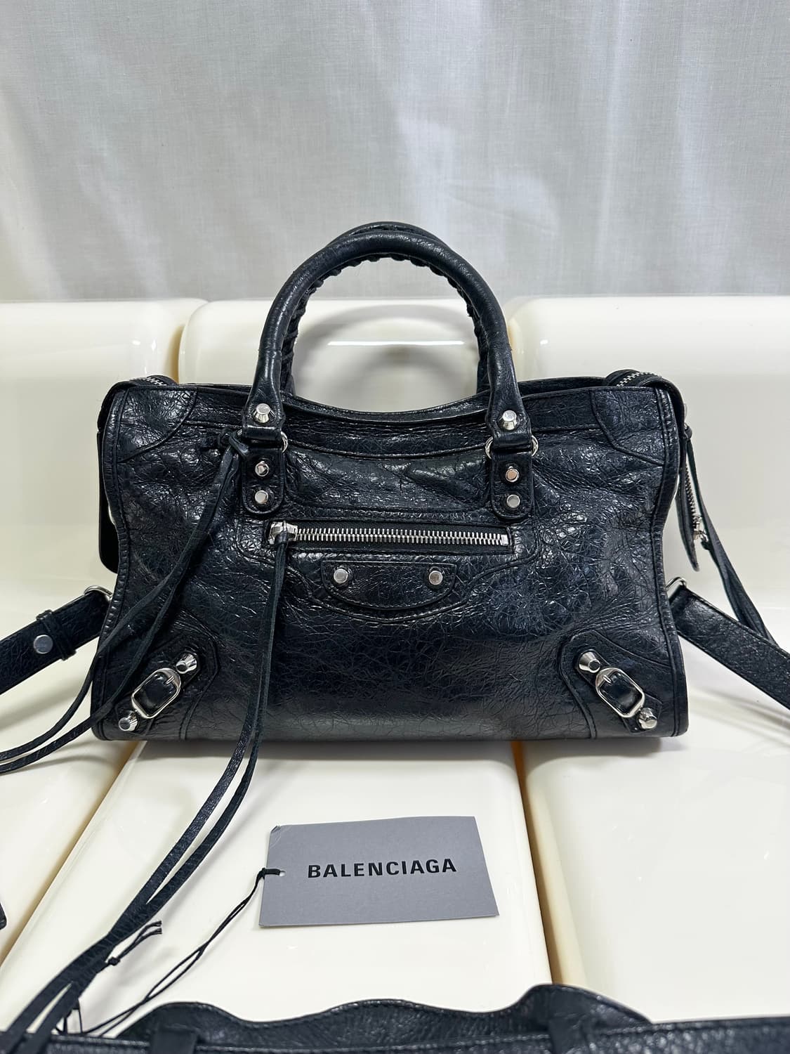 [A+ 정품] 발렌시아가 시티 모터백 스몰 블랙 상품이미지1