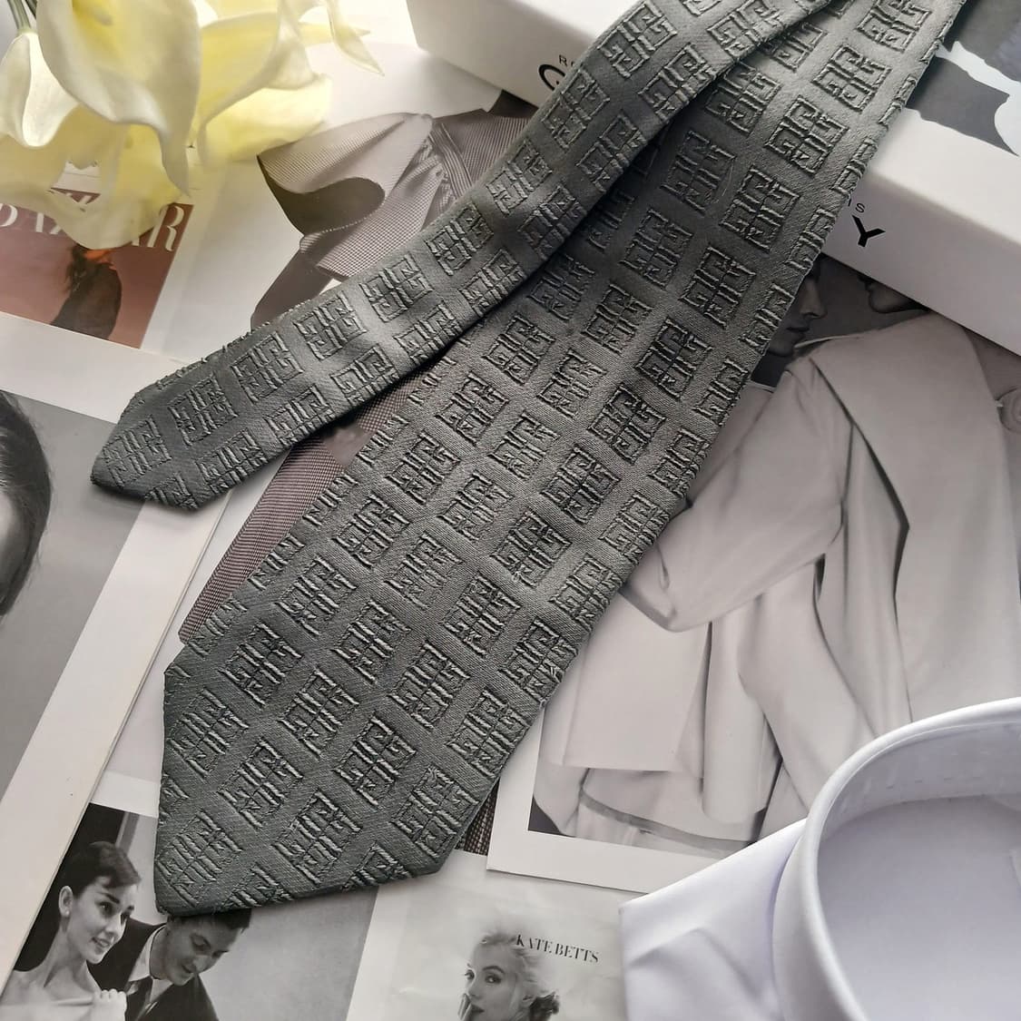 지방시 실크 그레이 로고 자카드 넥타이 9.6cm B등급 A18689
 상품이미지2