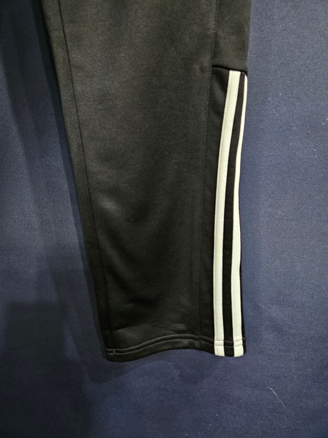 아디다스 삼선 블랙컬러 남성 슬림핏 허리 32~34 트레이닝바지  상품이미지6