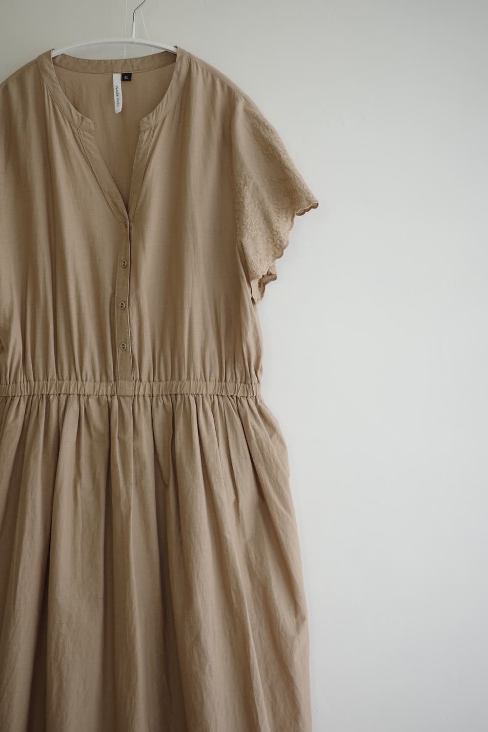 Vanilla studio 연브라운 자수 셔링 롱 원피스 상품이미지3