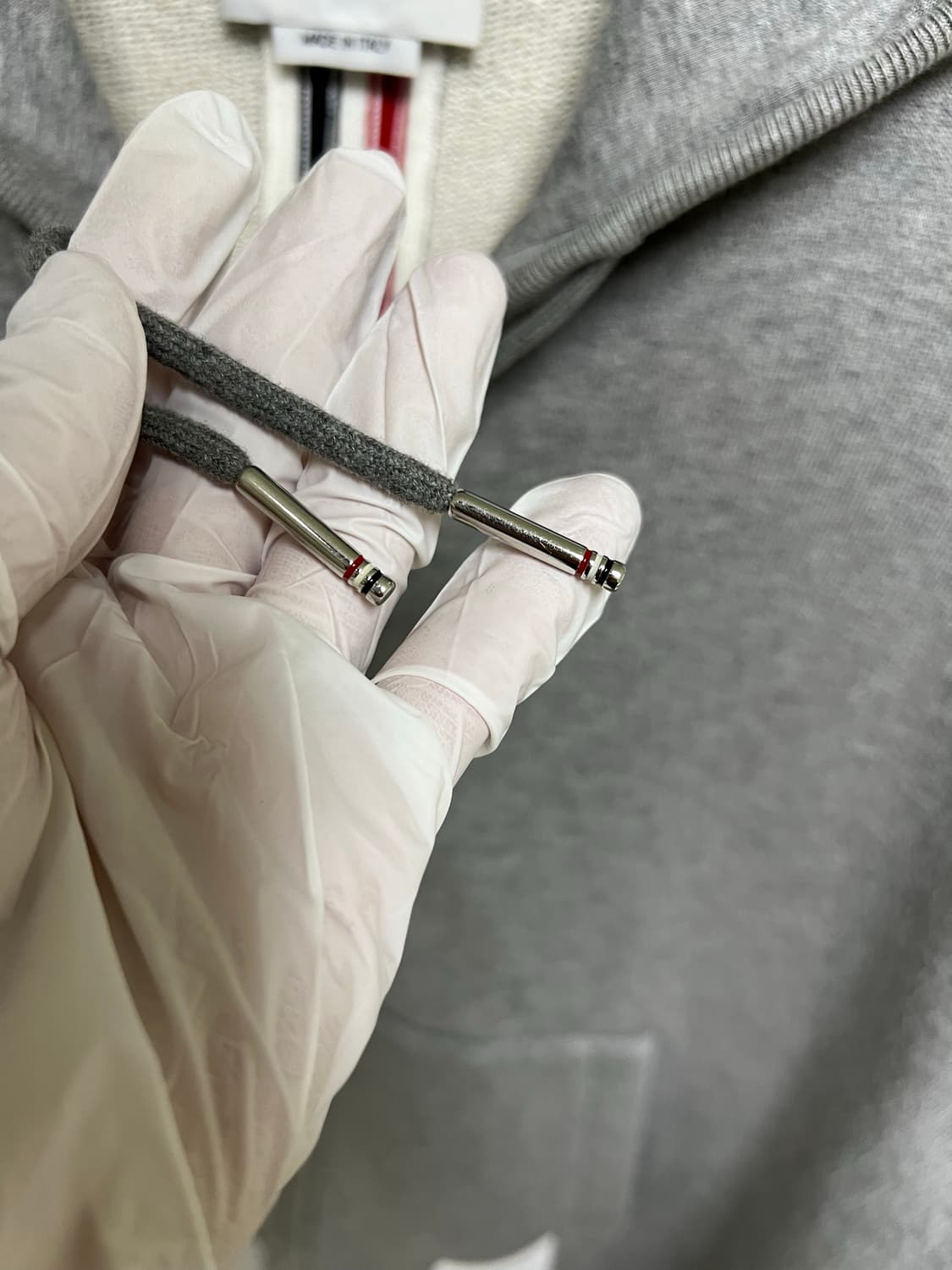 [정품] 드라이 O / 톰브라운 백삼선 후드집업 그레이 3size 상품이미지4