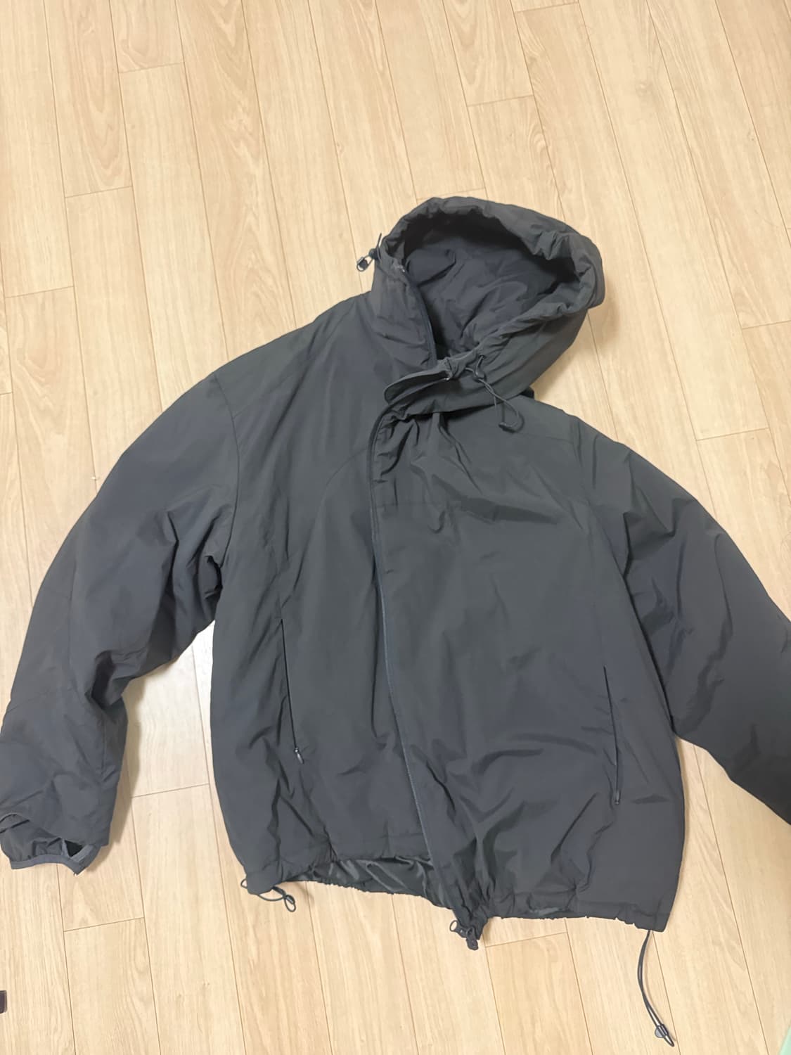 아르반 라이트 쉘 패디드 자켓 차콜 4 상품이미지2