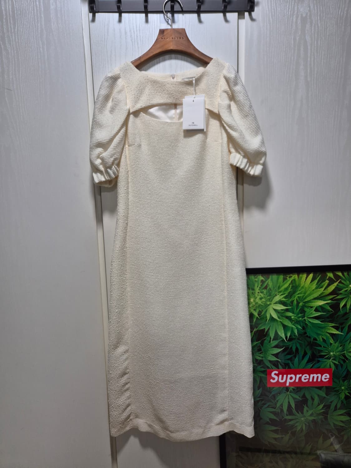 (타임세일)(새상품)OUTSHELL 아이보리 퍼프 반팔 원피스 상품이미지1