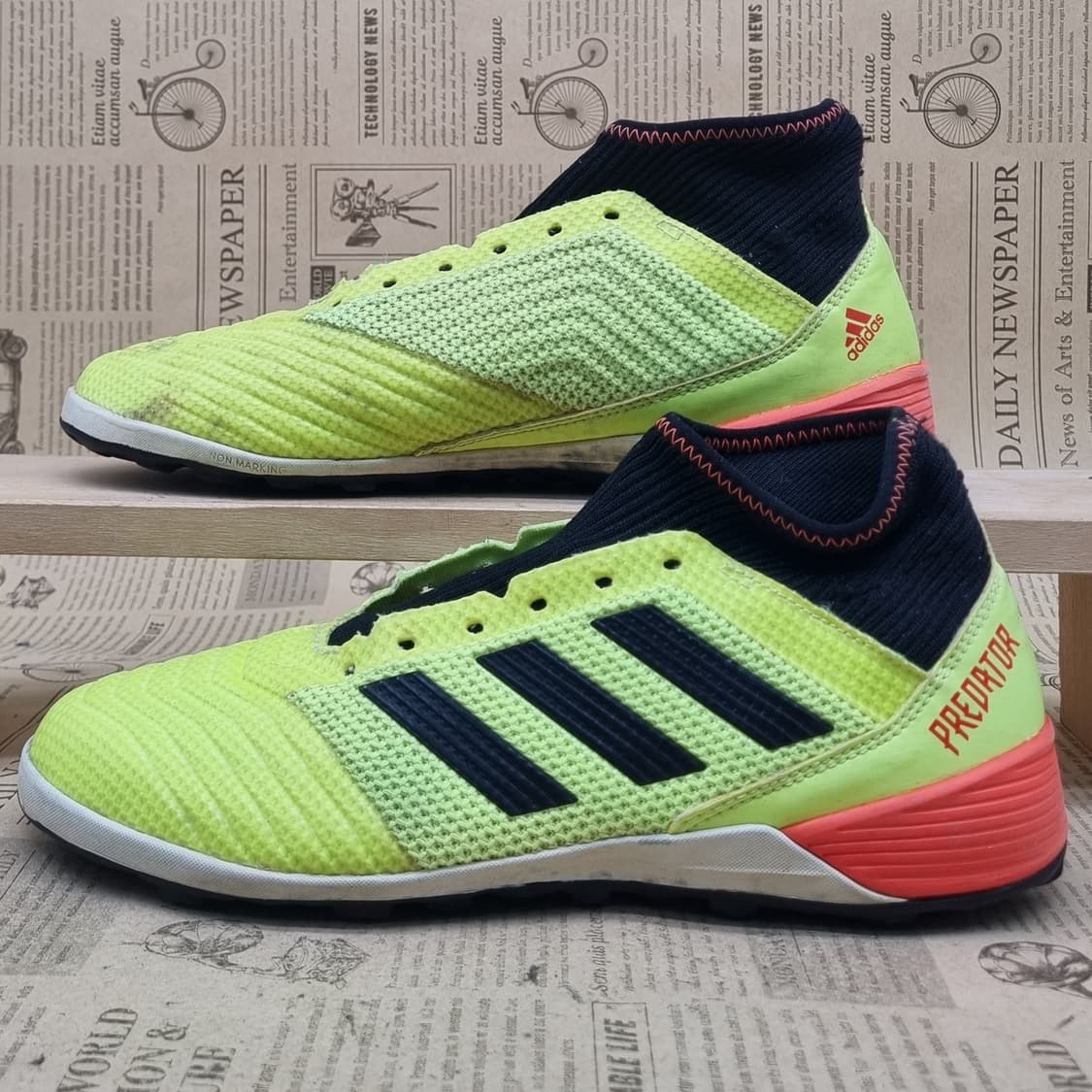 아디다스 프레데터18.3 풋살화250 상품이미지1