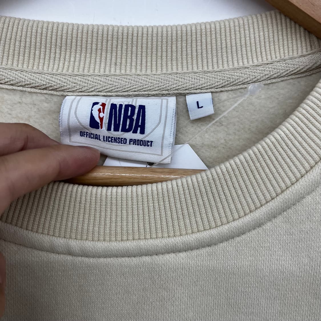 NBA NYK 맨투맨 티셔츠 베이지 남L 상품이미지2
