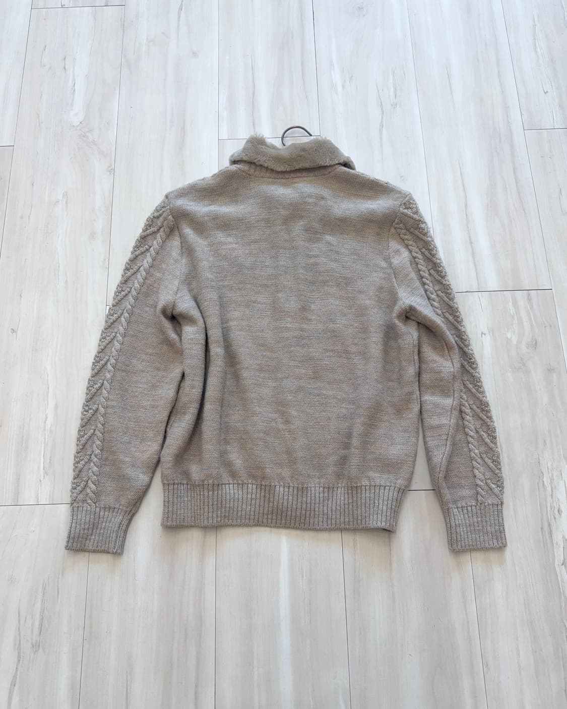 Cosy light beige wool knit zip-up 상품이미지10