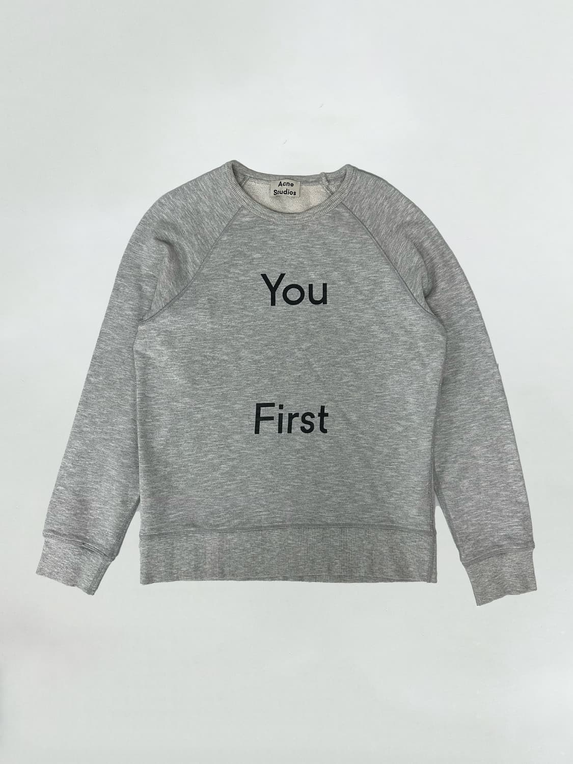 아크네 You First 맨투맨  상품이미지1