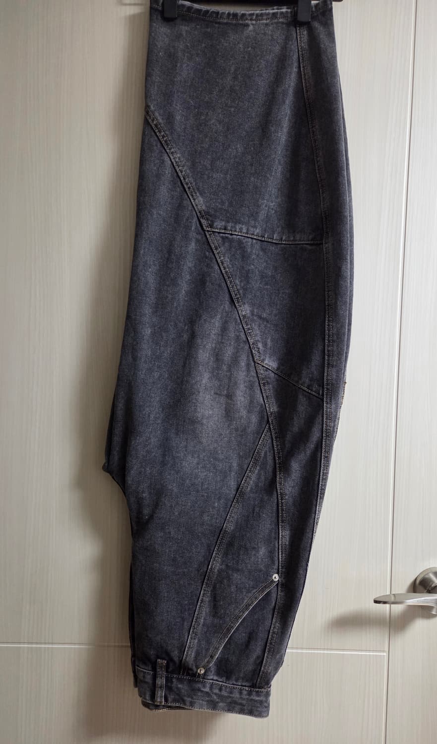 [L] 주앙옴므 트위스트 데님 팬츠 워시드 그레이 상품이미지3