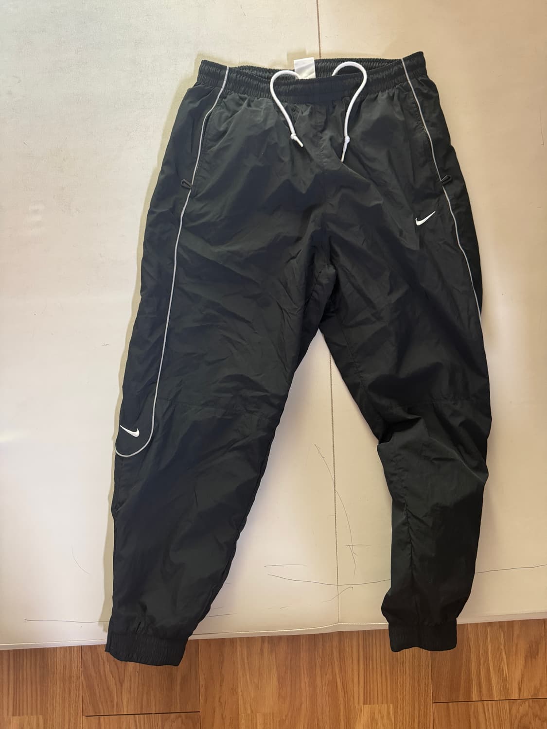 나이키 솔로스우시 트랙팬츠 L 상품이미지2