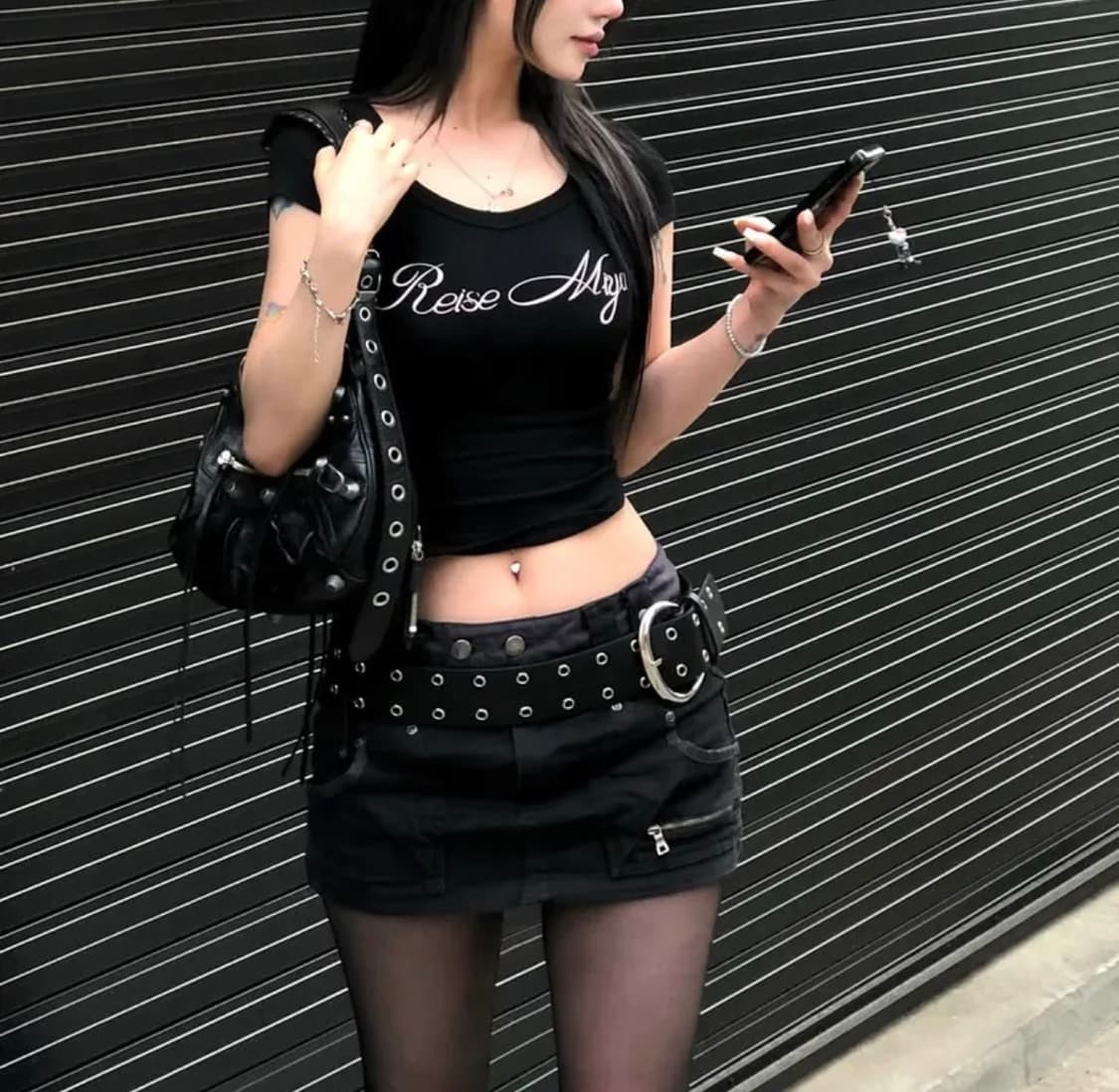 레이즈미야 슬림 크롭 티셔츠 [BLACK] 상품이미지1