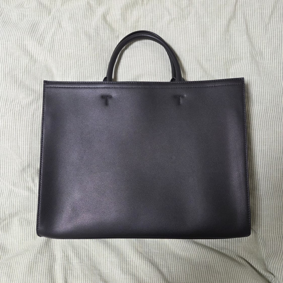 질스튜어트 로건 블랙 레더 심플 토트백 JUBA6E941BK / 숄더백  상품이미지2