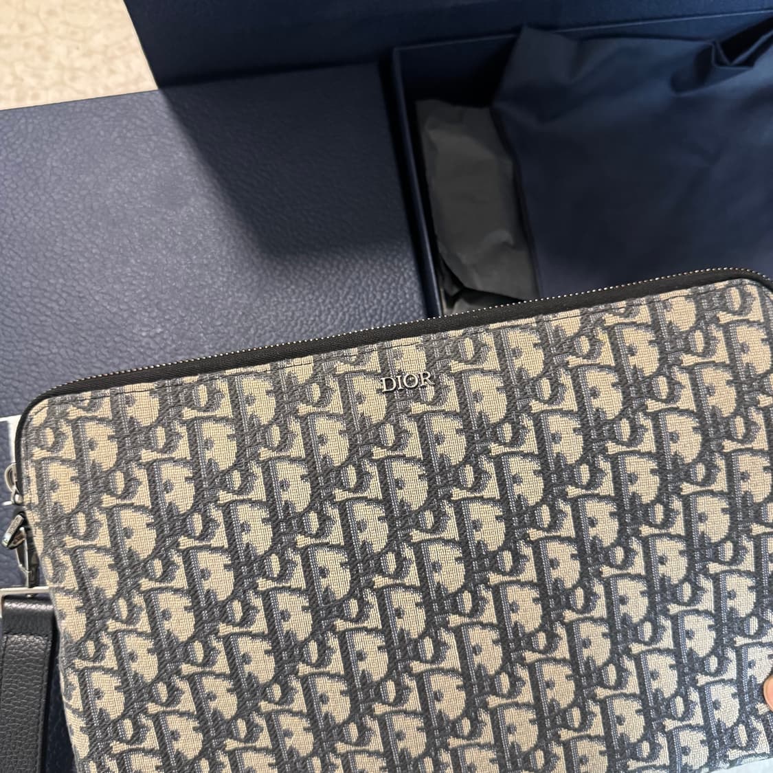 디올 트라이앵글 아이패드 클러치 A4 상품이미지3