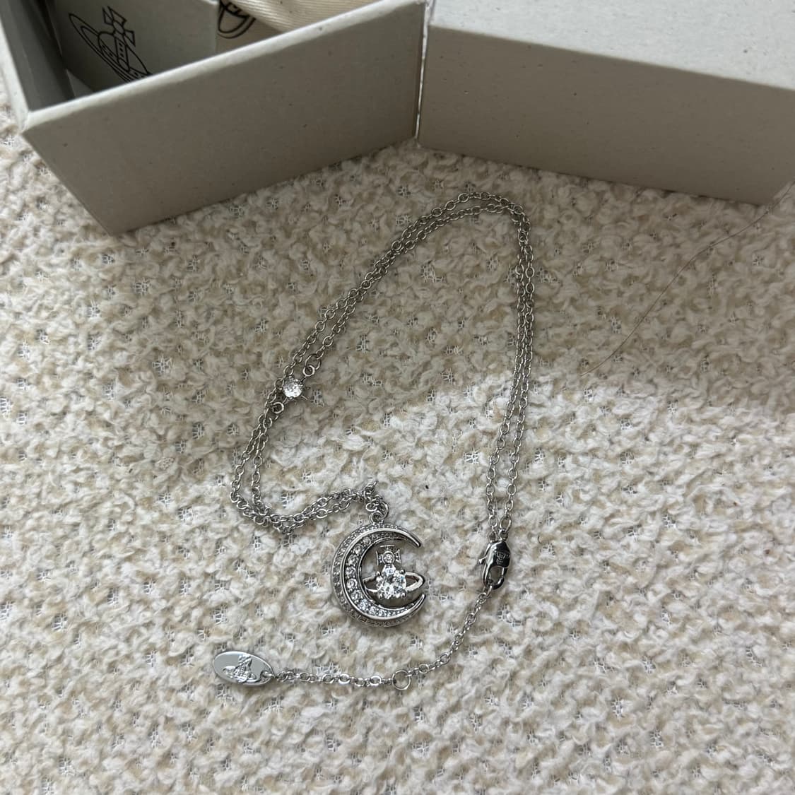 비비안웨스트우드 도리나 달 목걸이 상품이미지1