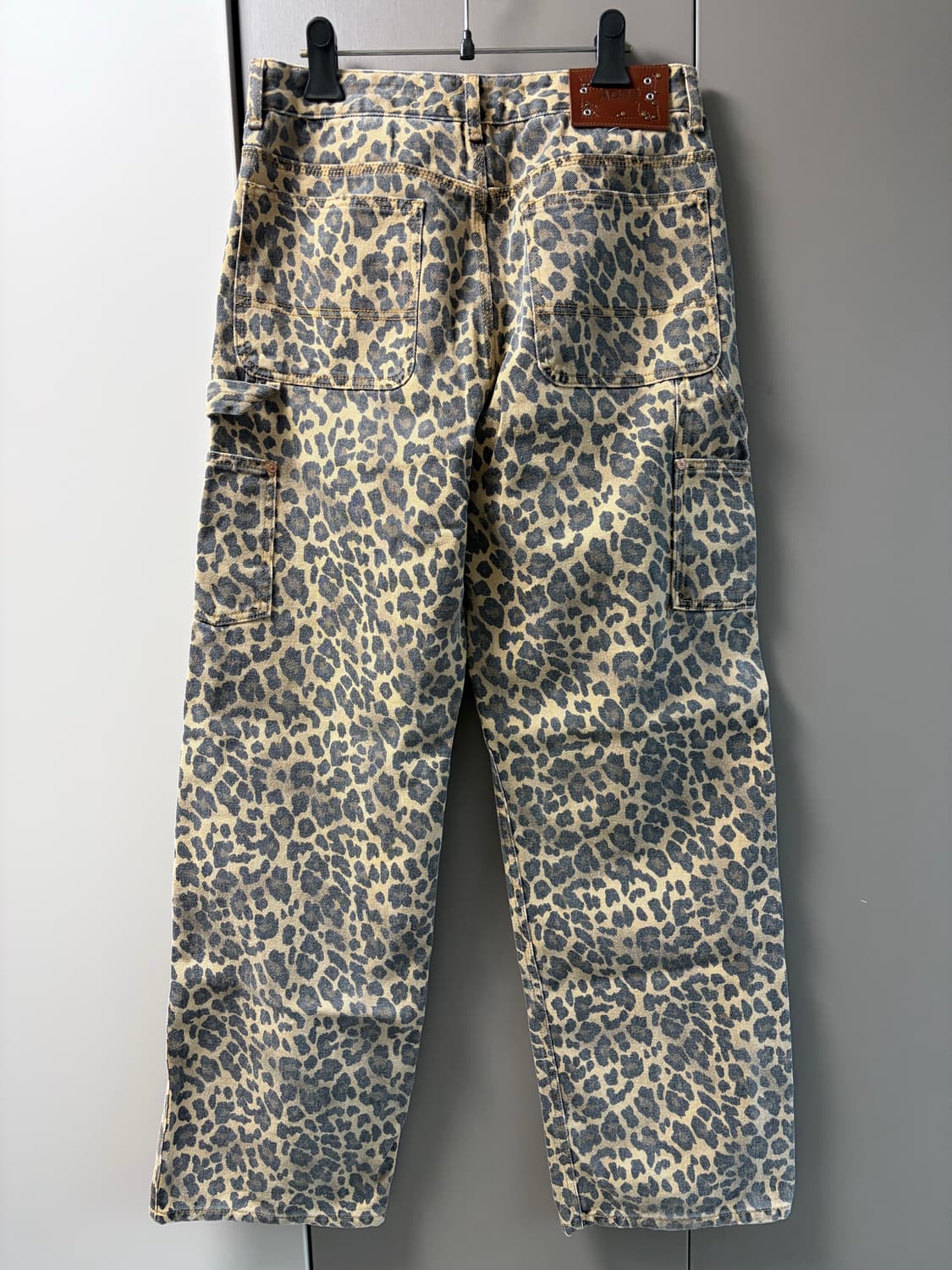 앤더슨벨 레오파드 카펜터 데님 팬츠 apa812m(BEIGE) 30사이즈 상품이미지2