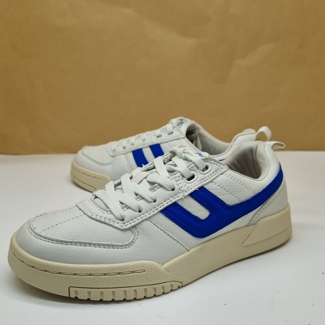 프로스펙스 프리드로우1988 여성운동화230  상품이미지1