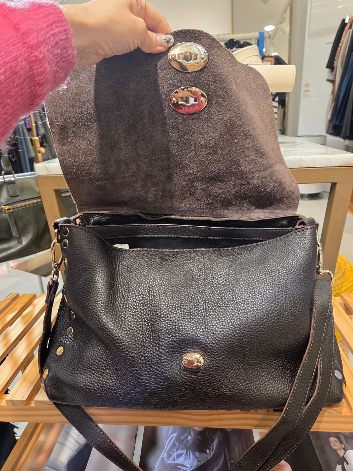 자넬라토 포스티나 스터드 가죽 숄더백 상품이미지5