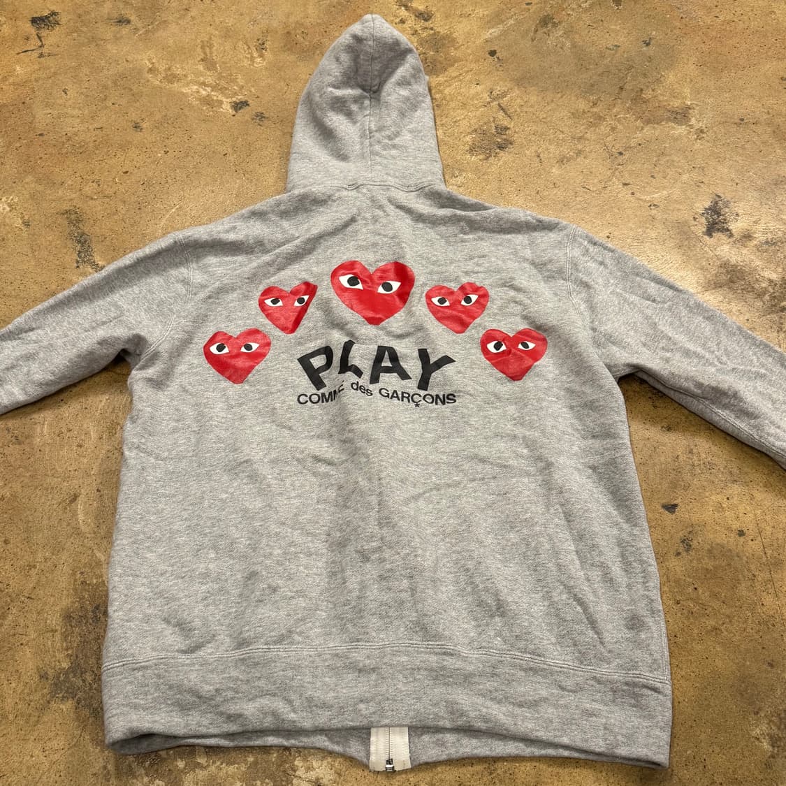 꼼데가르송 플레이 5하트 백 프린트 로고 그레이 후드집업 상품이미지4