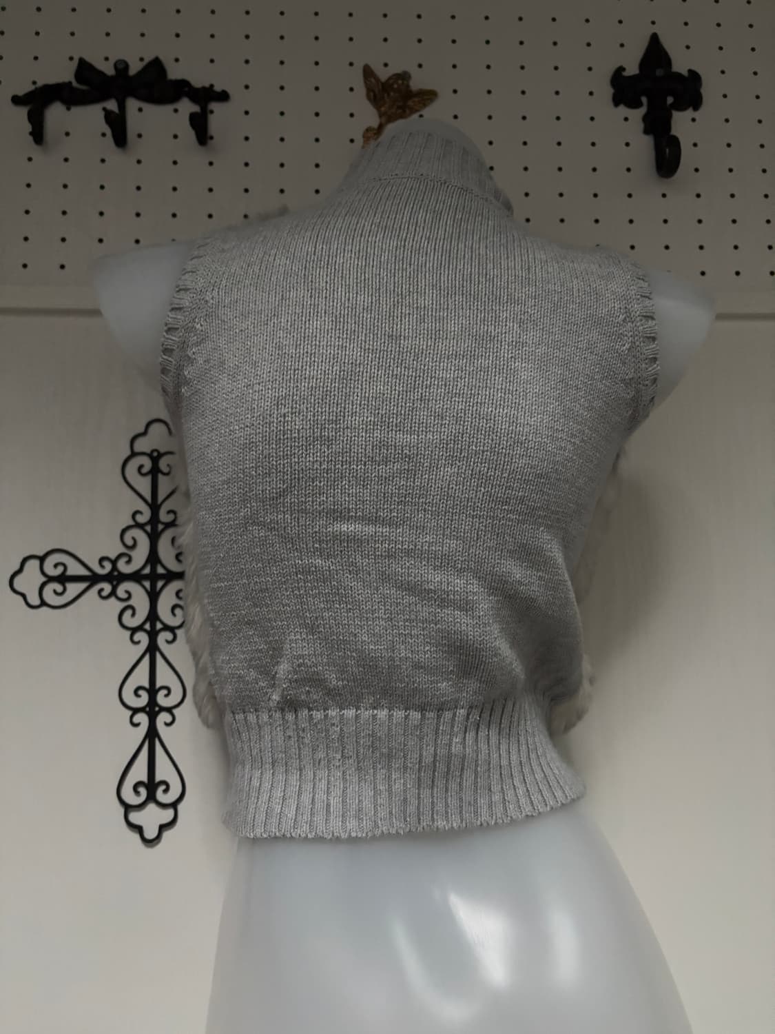 • Grey Fake Fur Sleeveless Zip-Up 상품이미지3